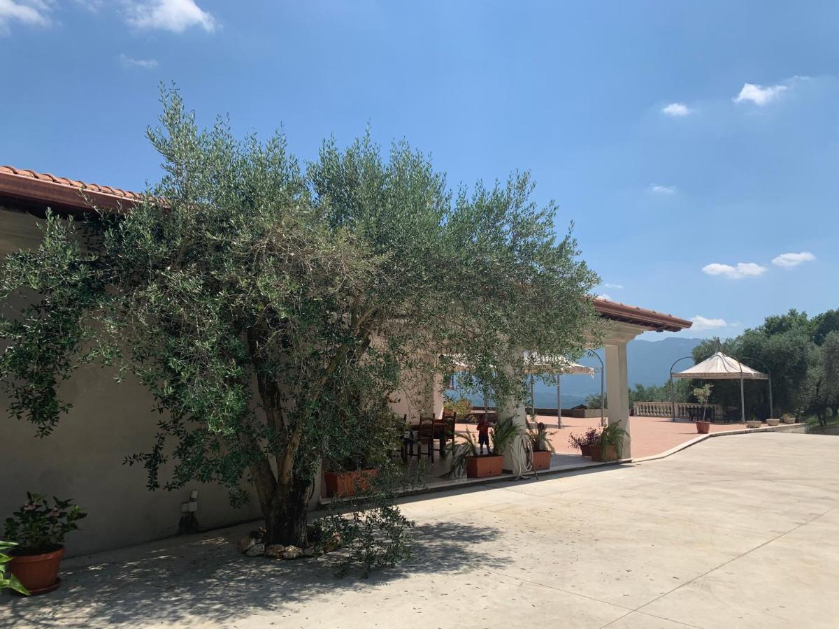 אנגני Agriturismo Torre Ercolana מראה חיצוני תמונה