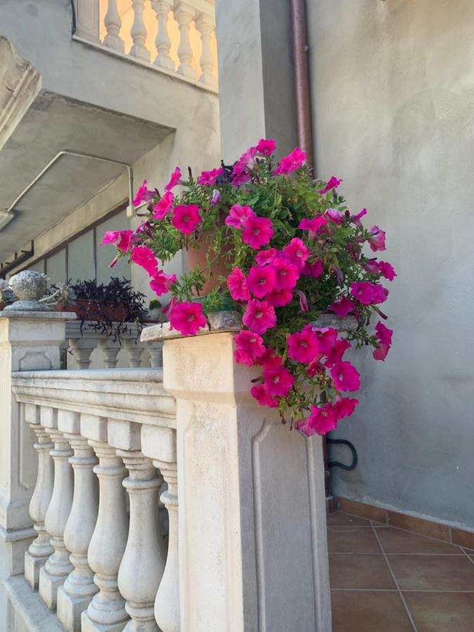 אנגני Agriturismo Torre Ercolana מראה חיצוני תמונה