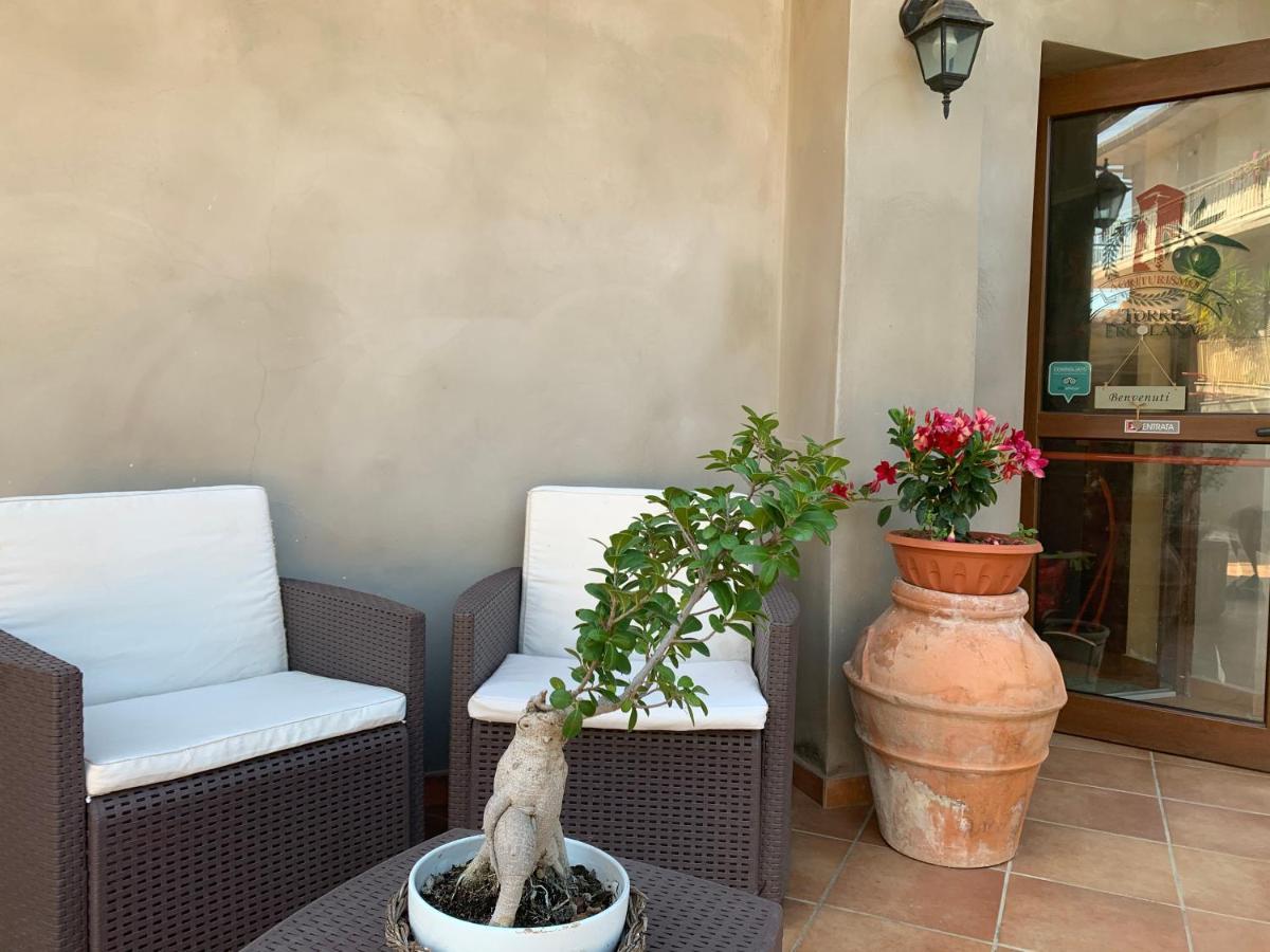 אנגני Agriturismo Torre Ercolana מראה חיצוני תמונה