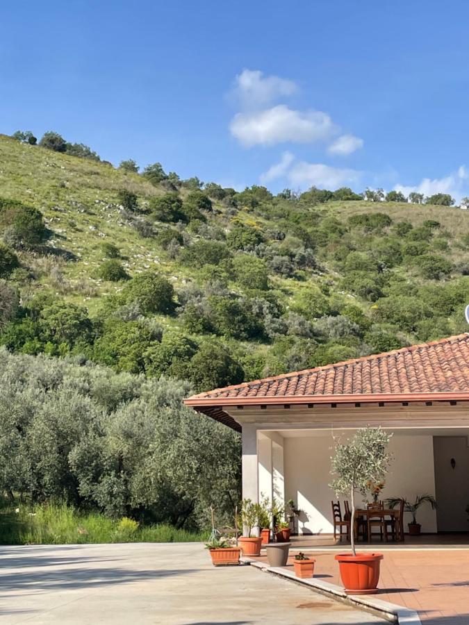 אנגני Agriturismo Torre Ercolana מראה חיצוני תמונה