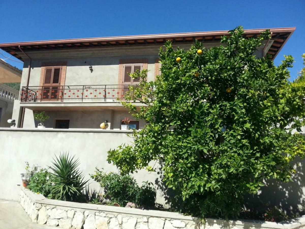אנגני Agriturismo Torre Ercolana מראה חיצוני תמונה