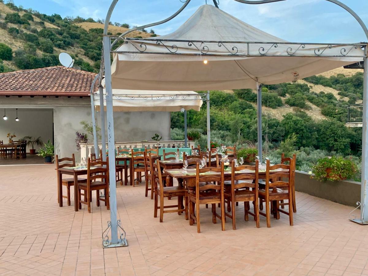 אנגני Agriturismo Torre Ercolana מראה חיצוני תמונה